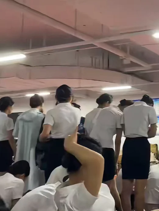 去推介会我算是见识到了什么叫人山人海