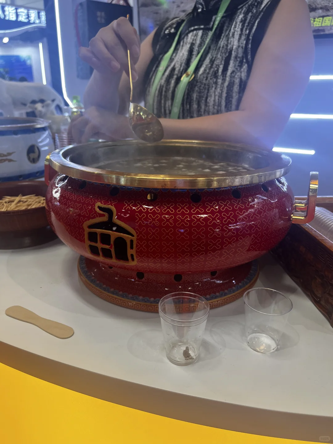 与商界女强人擦肩而过?