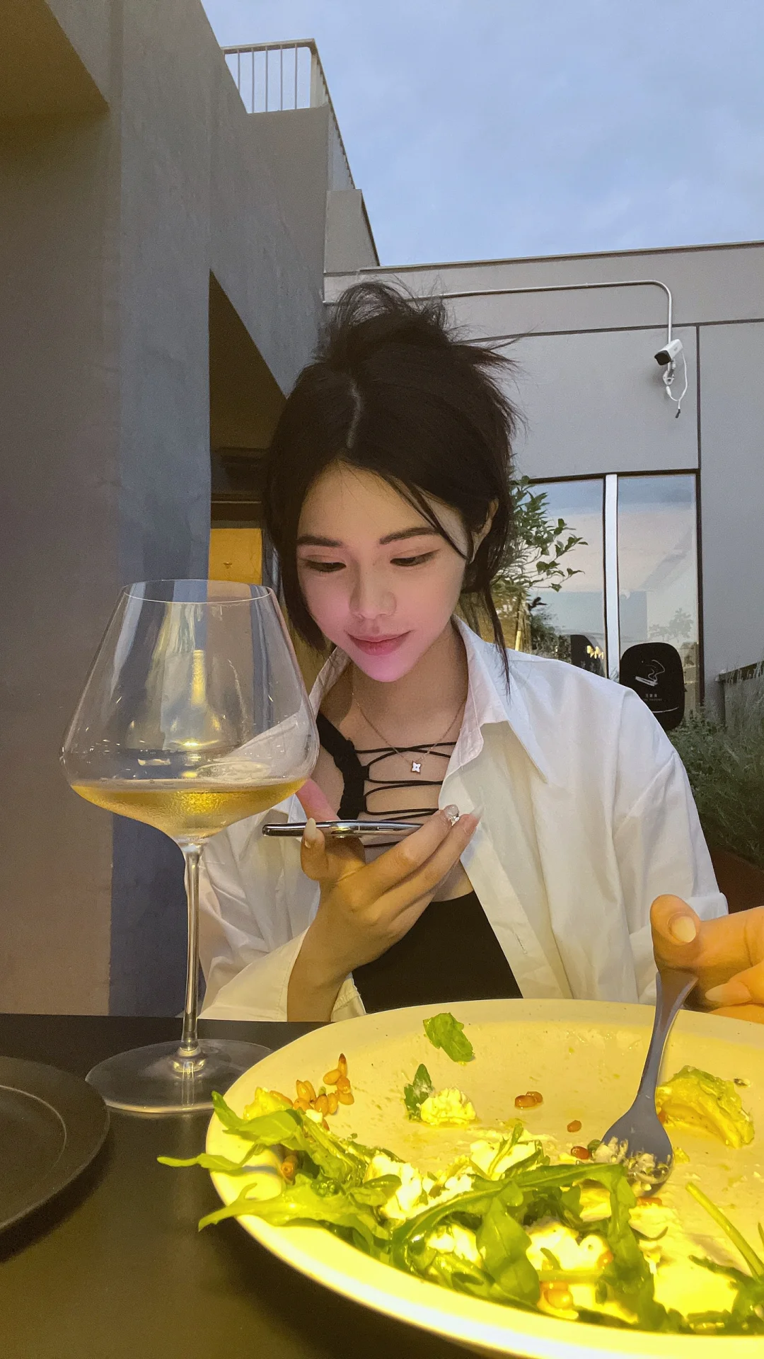 4个拍照姿势|But怎么有股人妻味儿