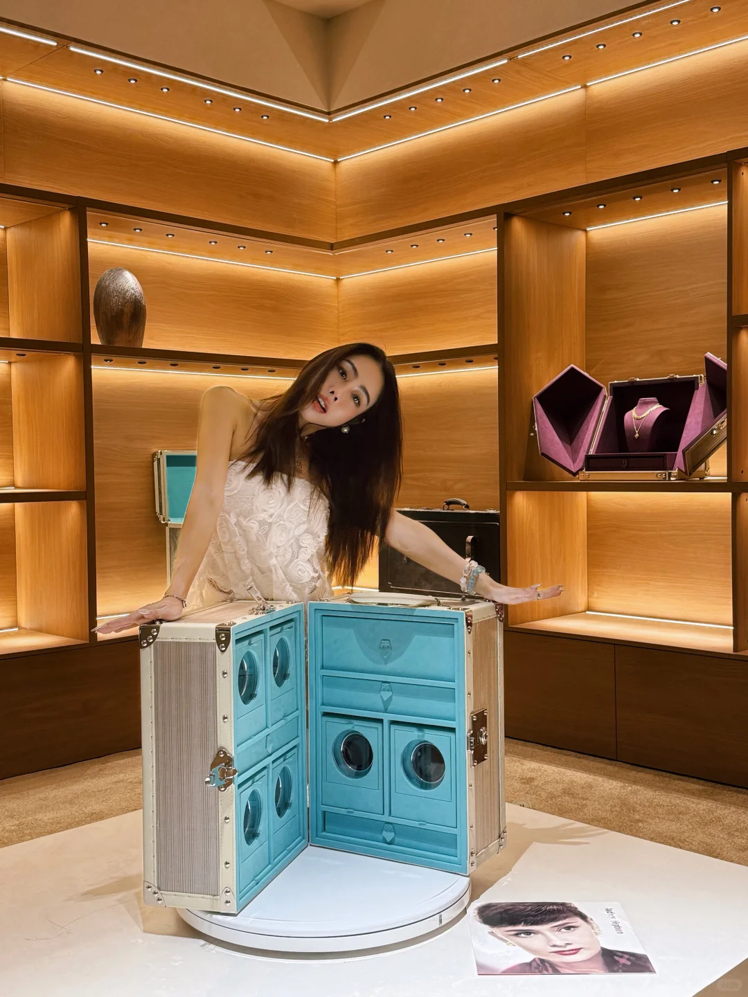 佛山新展｜沉浸式体验?奢华箱包的奇妙之旅