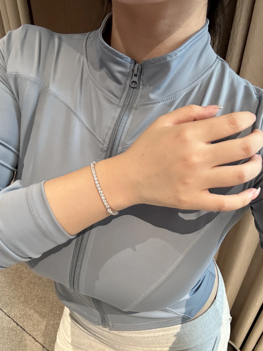140斤穿淡蓝色瑜伽服怎么了？自信是显瘦神器