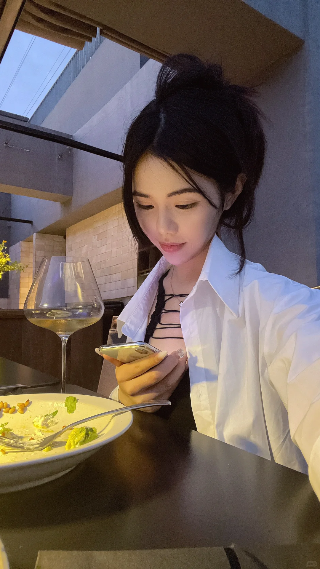 4个拍照姿势|But怎么有股人妻味儿