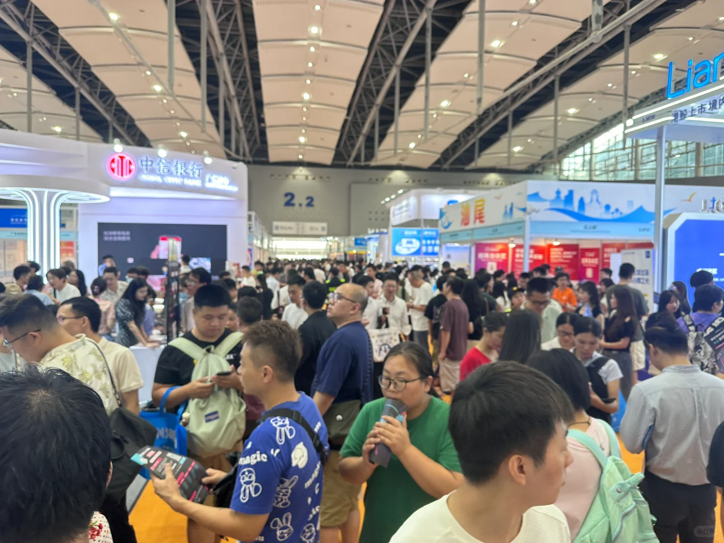 人好多！广州跨境电商展