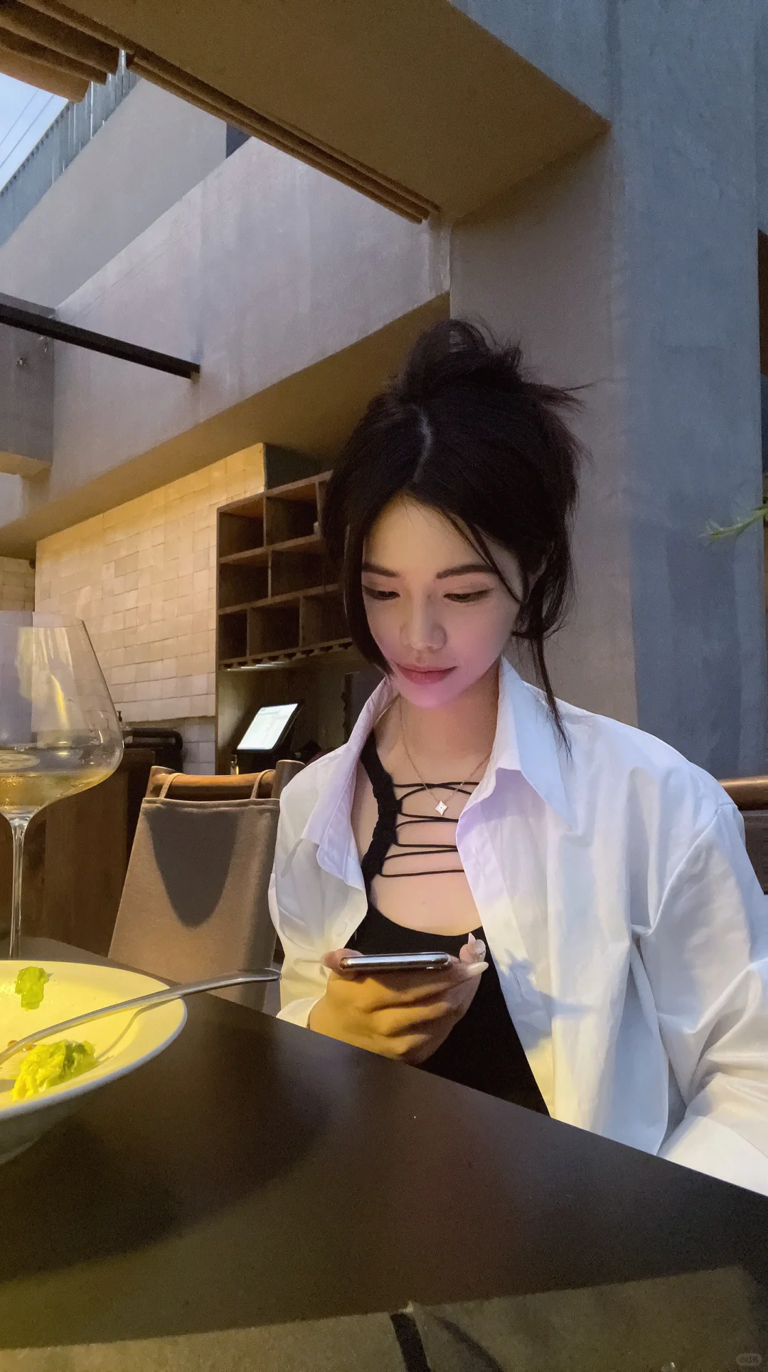 4个拍照姿势|But怎么有股人妻味儿