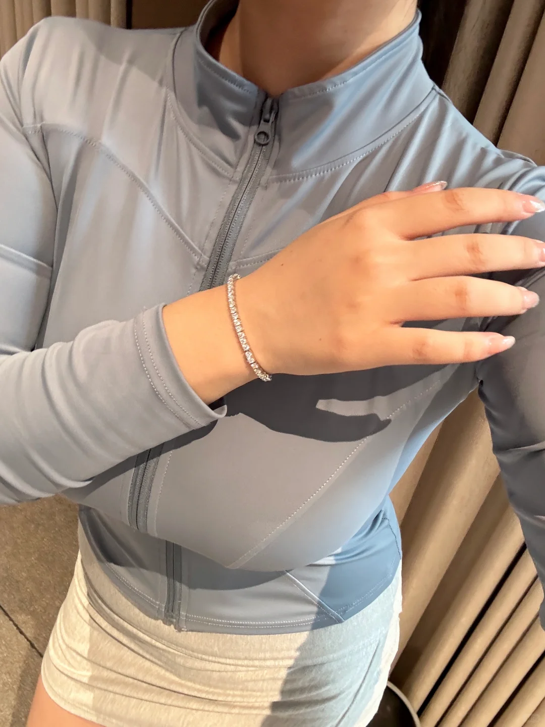 140斤穿淡蓝色瑜伽服怎么了？自信是显瘦神器