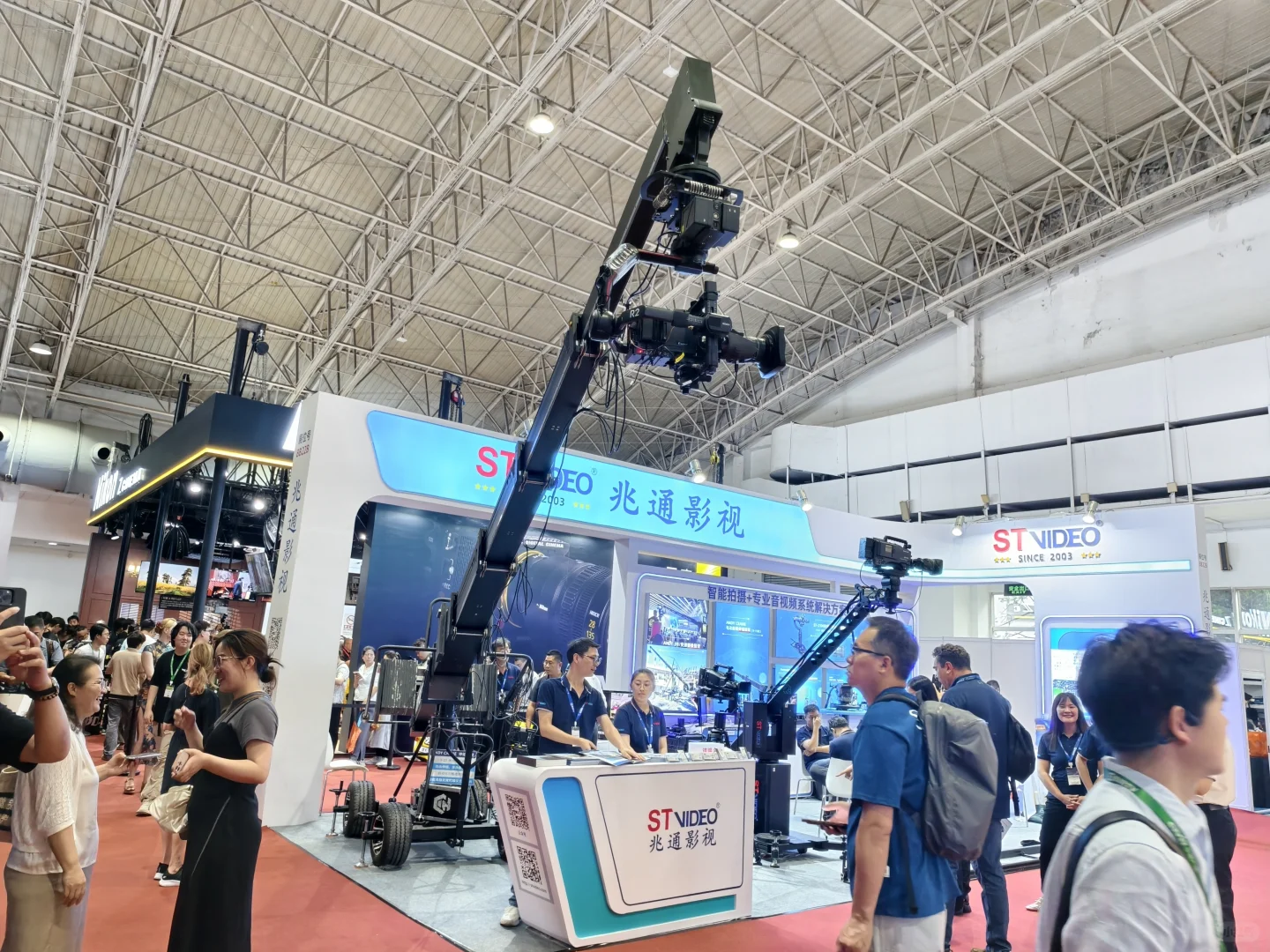 翻译销售勇闯新闻联播！