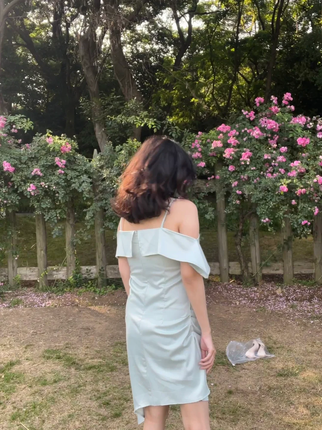 苹果型身材拍照战袍 设计感一字肩连衣裙