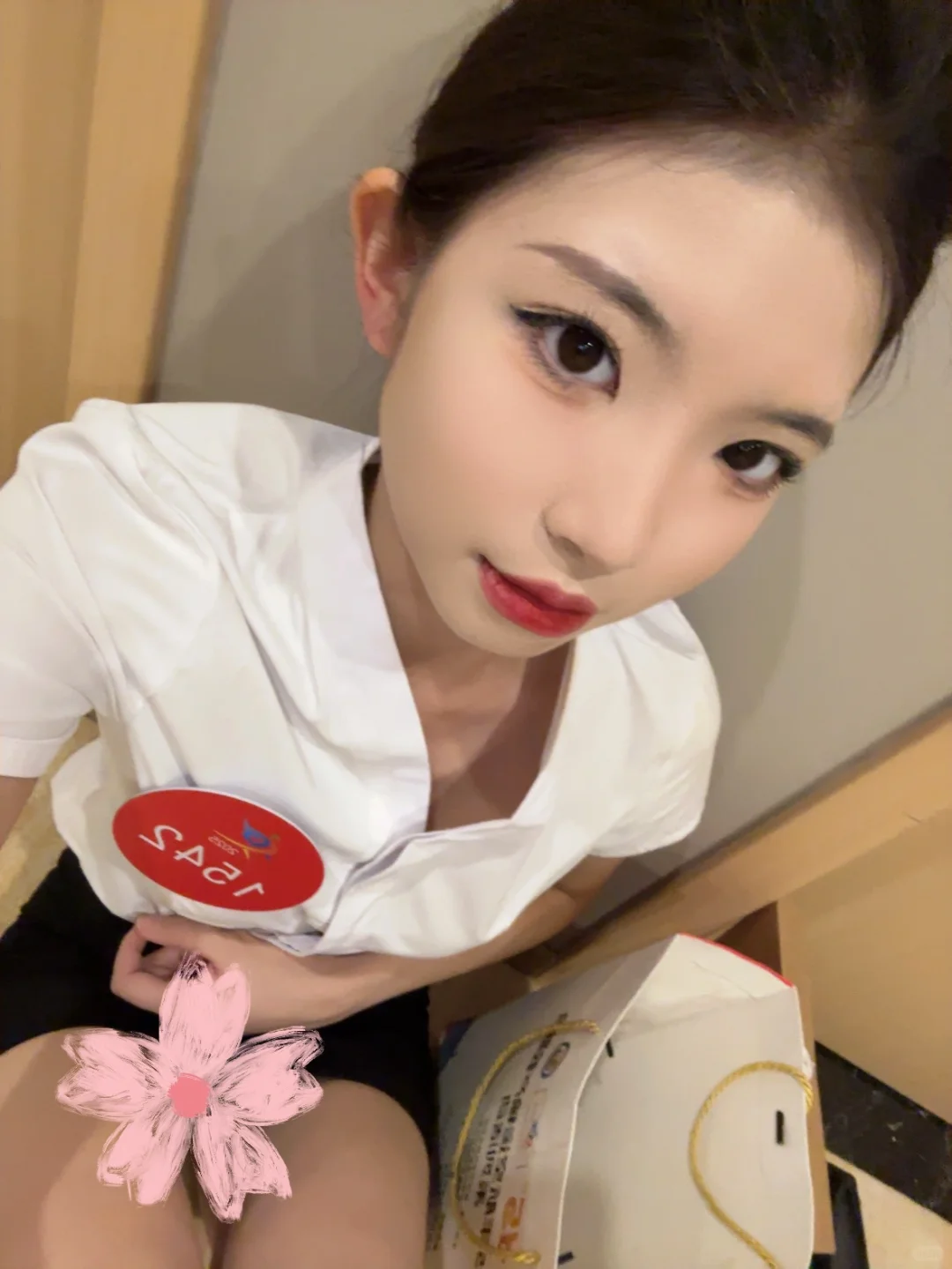 来个人告诉我我是什么很丑的人吗