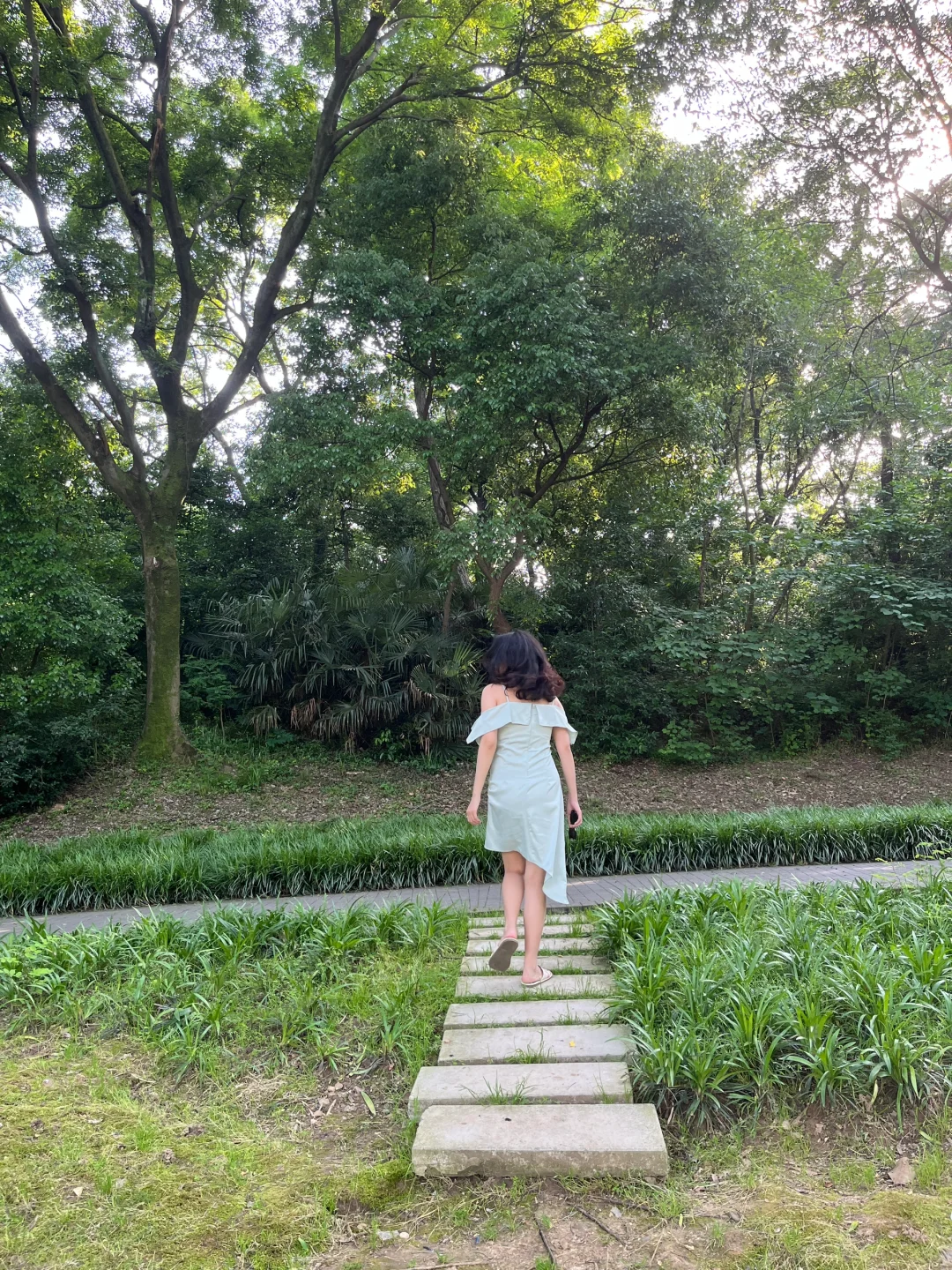 苹果型身材拍照战袍 设计感一字肩连衣裙