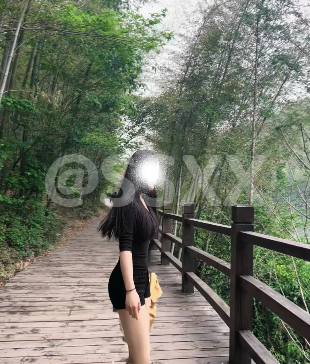 带辣妹老婆逛景区是什么体验？?