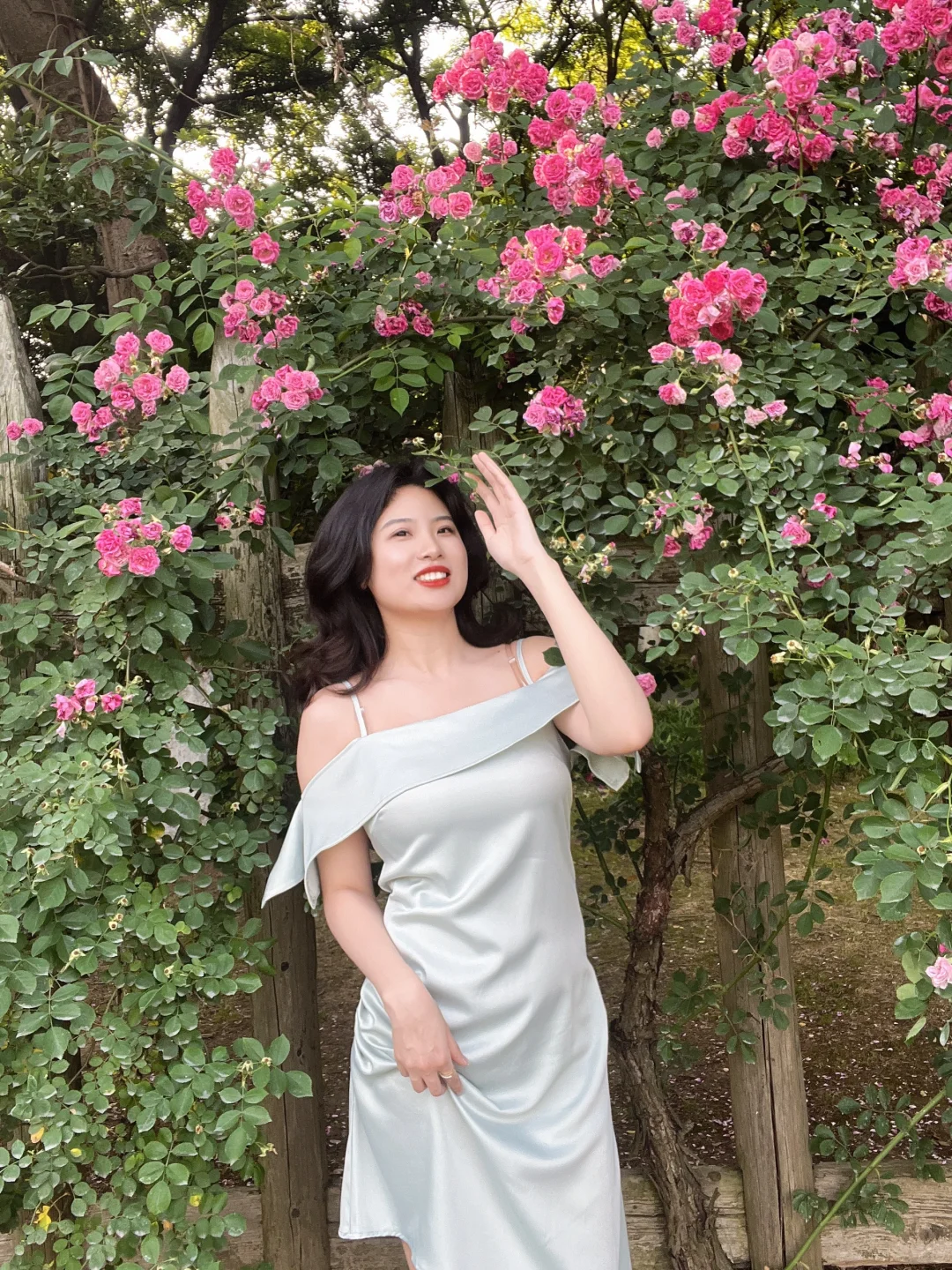 苹果型身材拍照战袍 设计感一字肩连衣裙