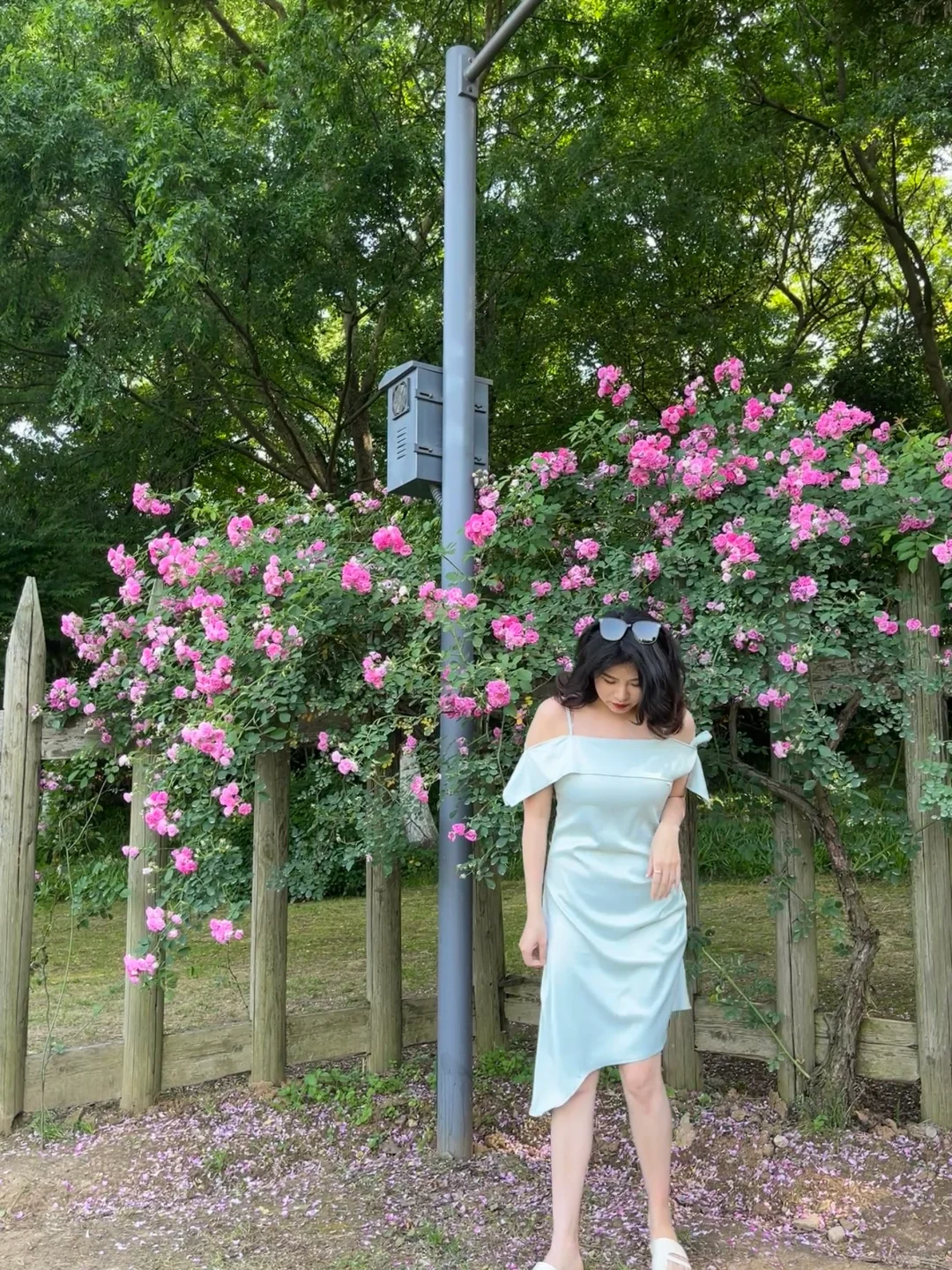 苹果型身材拍照战袍 设计感一字肩连衣裙