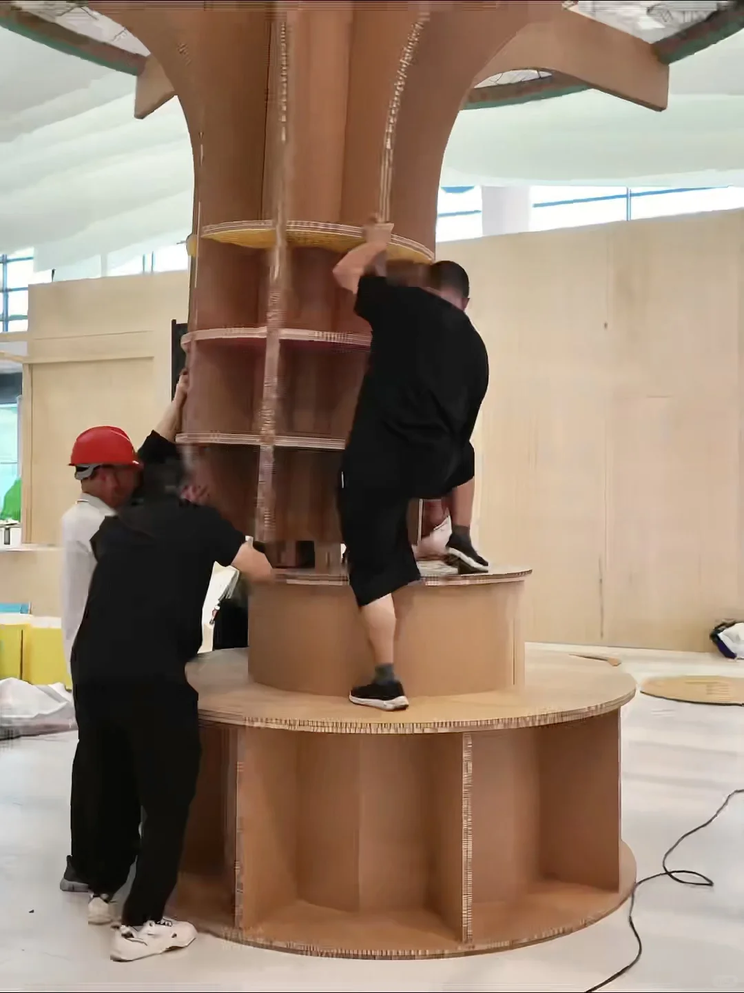 瓦楞纸爆改书博会?出版行业与纸的双重对话