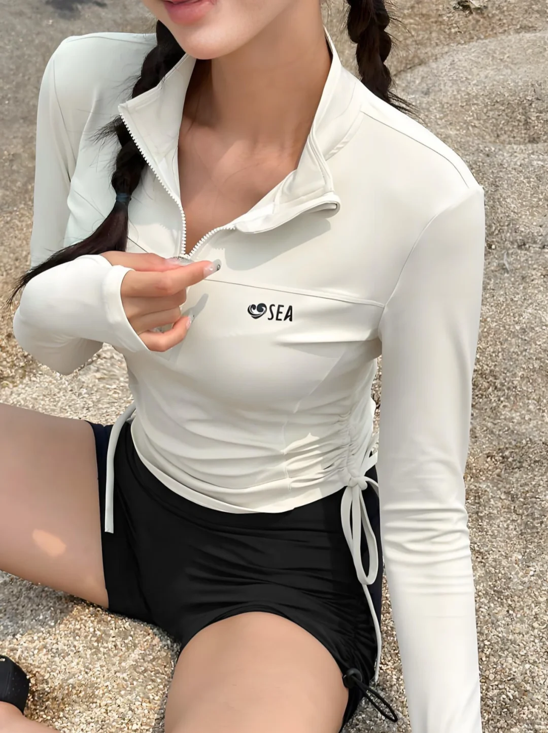 夏天想去海边玩又怕晒黑?试试防晒泳衣吧