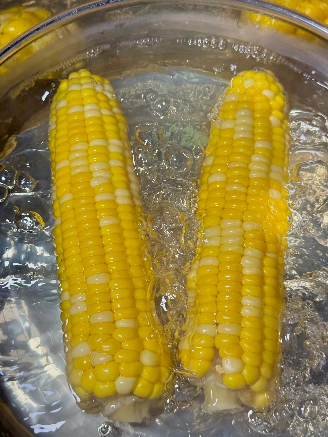 水果玉米展销会卖你7块一根，我9.7r发你三斤