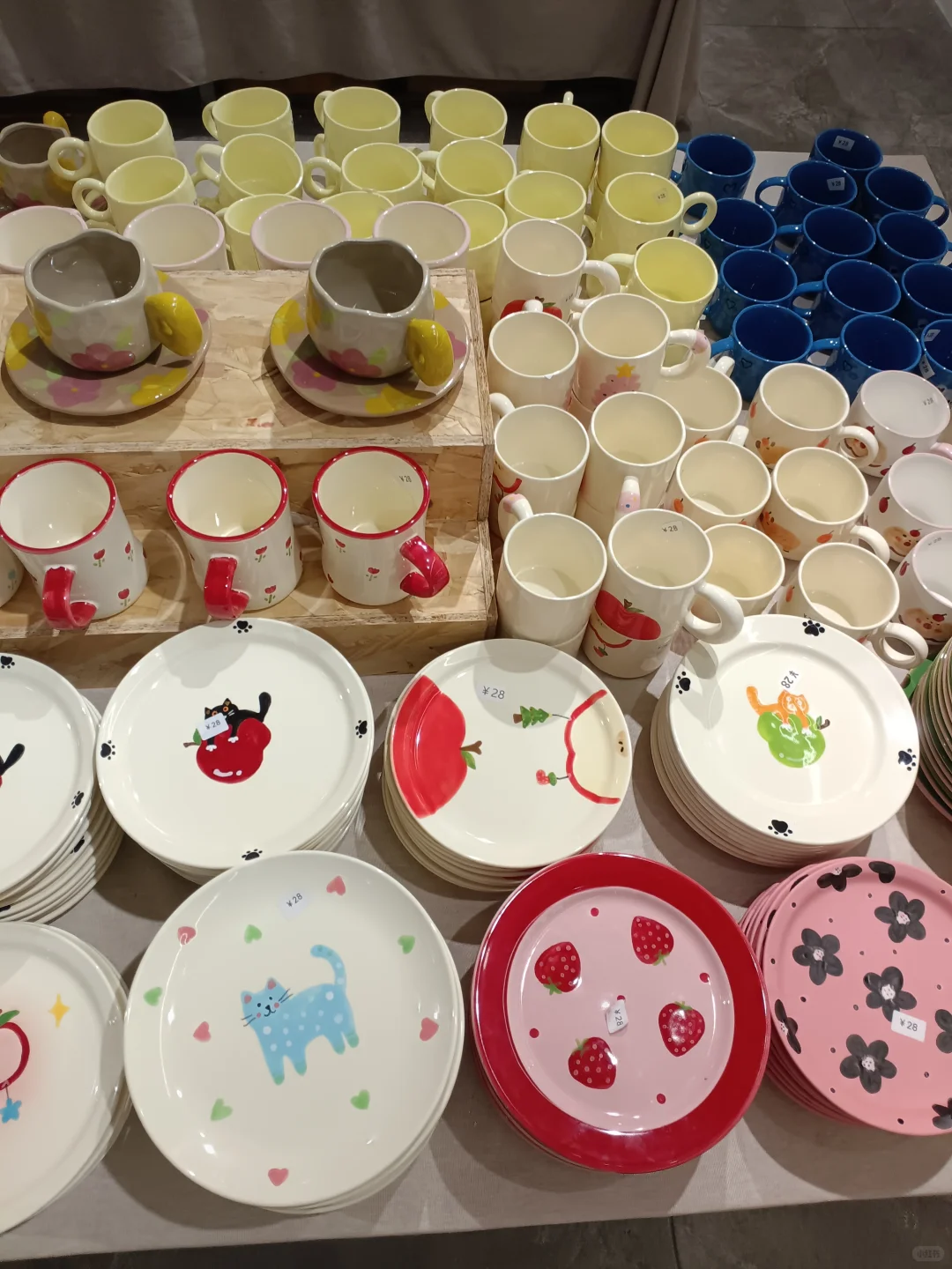 一整个被可爱到的展销会✨ 茶杯碗都好可爱