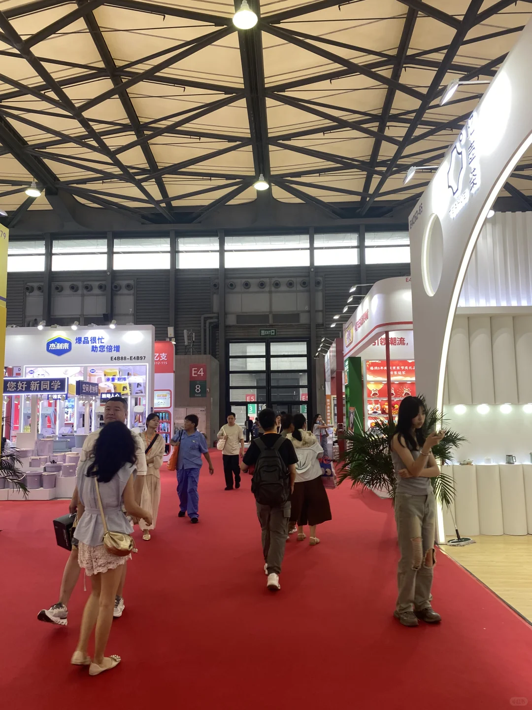 周末去百货展逛了 搭建和逛街都可以找我?