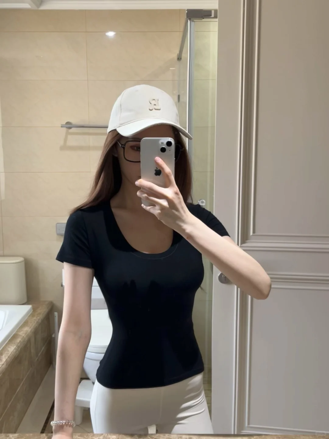 绝了…skims穿上直接韩漫身材…