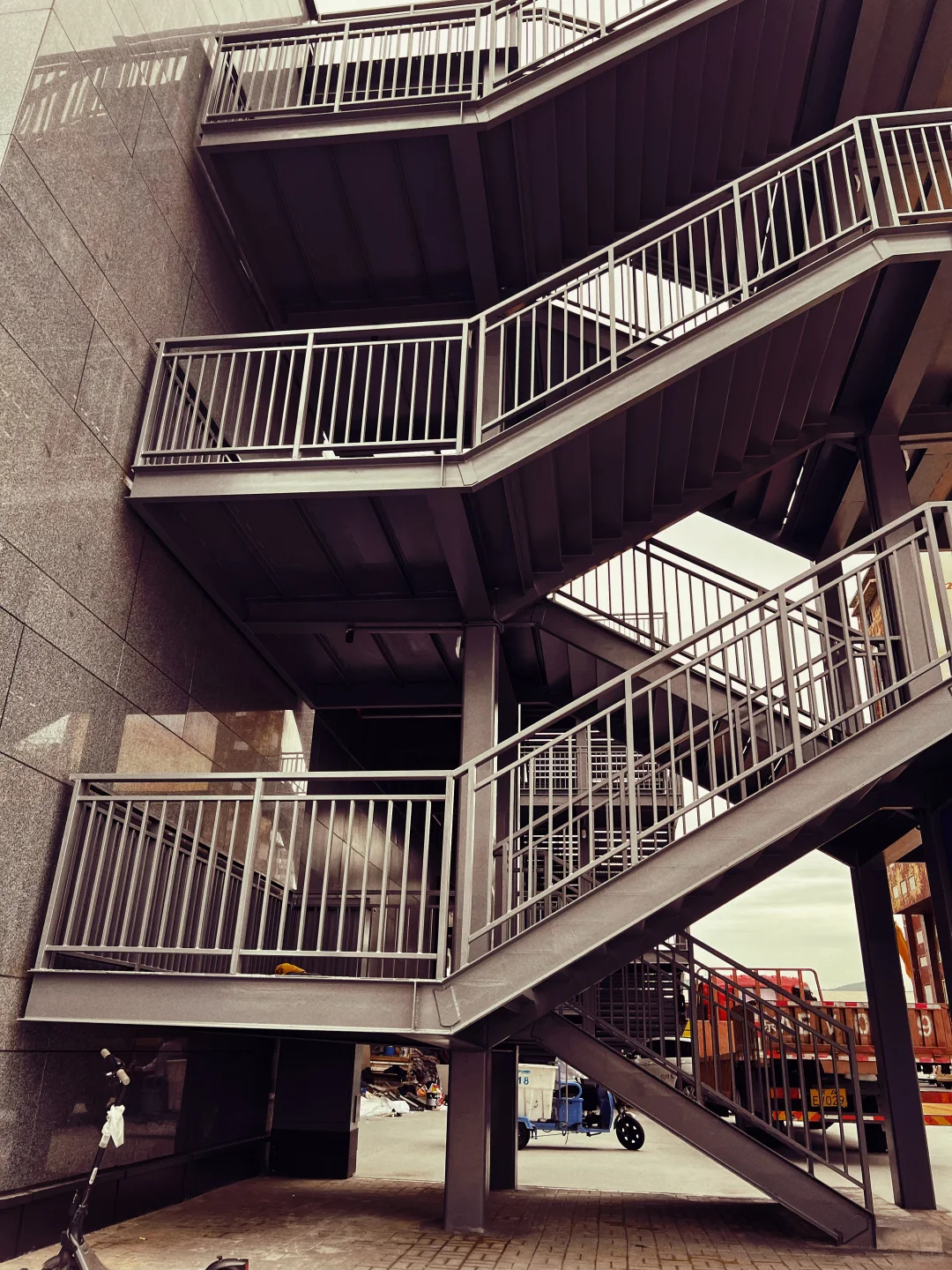 2024中国国际服务贸易交易会钢钢带大家开玩