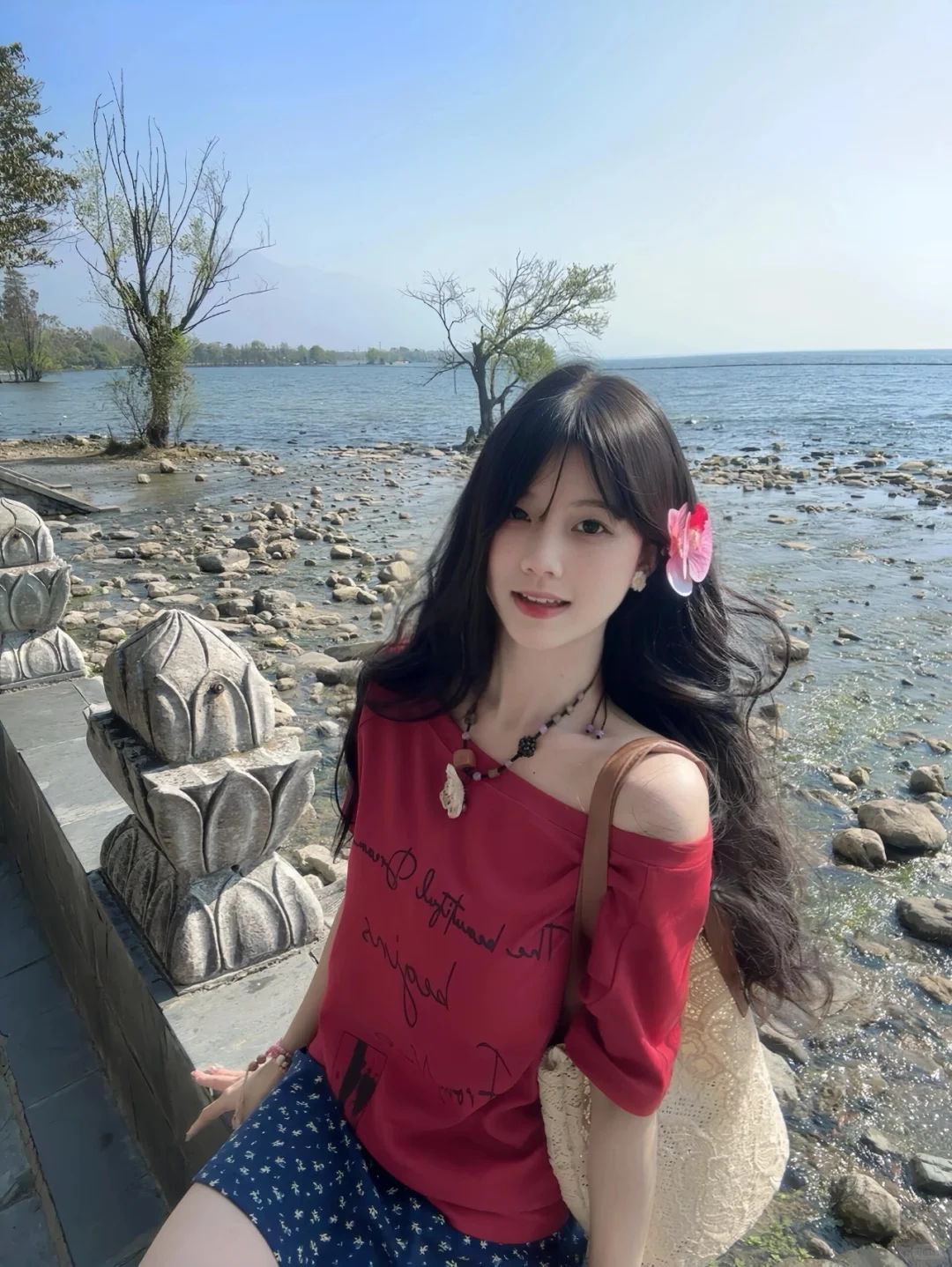 慵懒松弛感出游穿搭~斜肩短袖好显白呀~