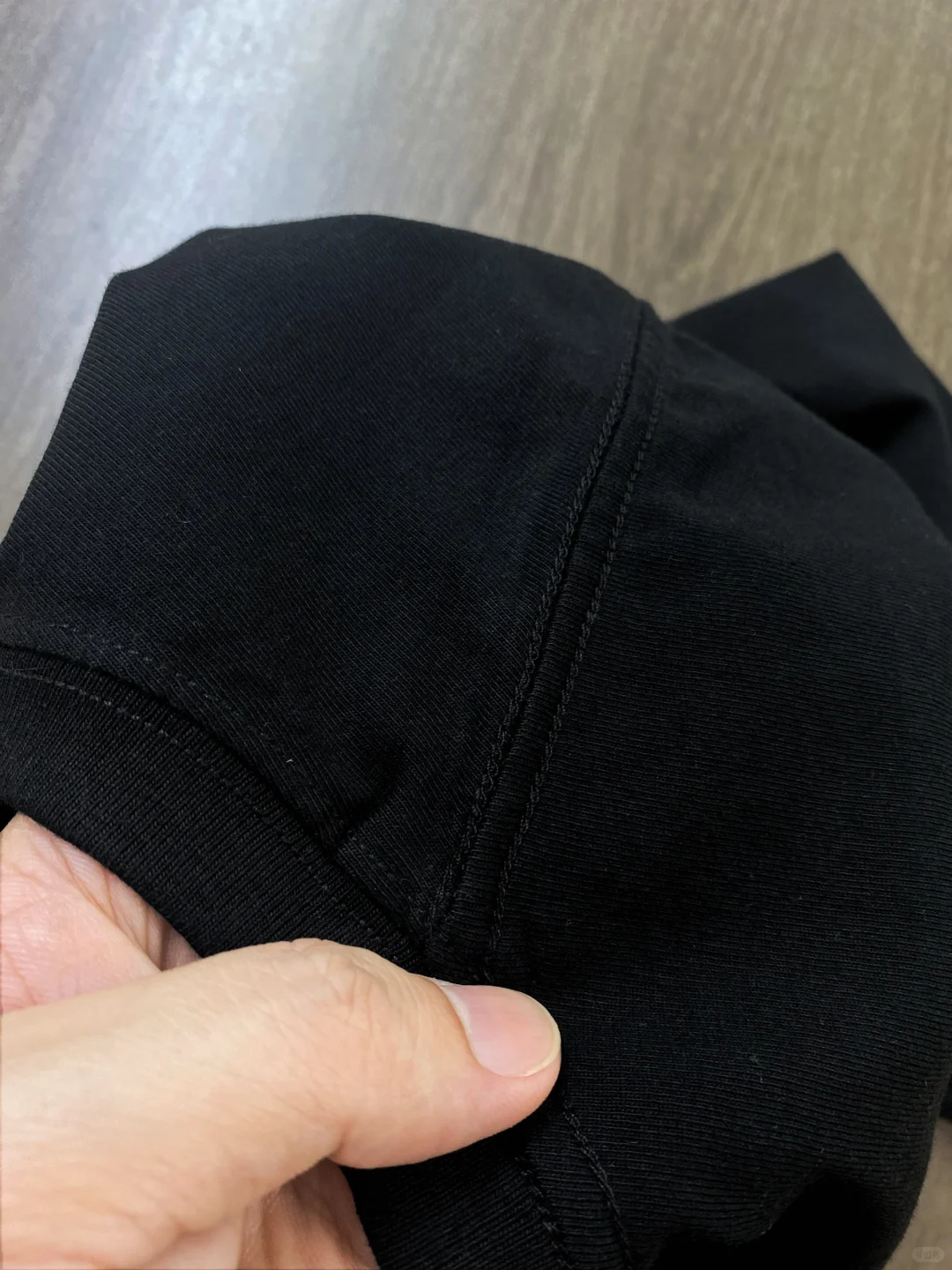 我宣布！这件黑色短袖是海边氛围感的神！！
