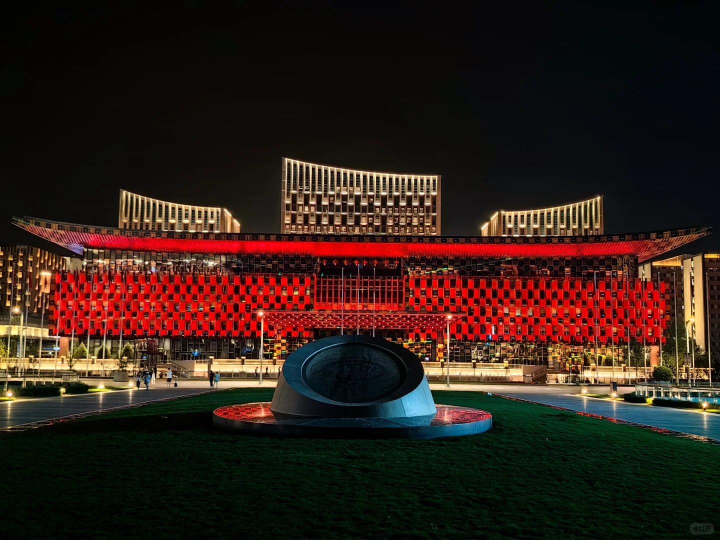 夜拍雄安会展中心