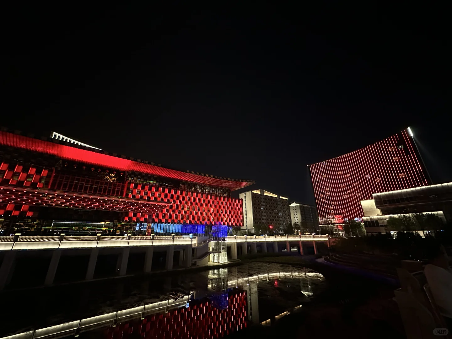 夜拍雄安会展中心