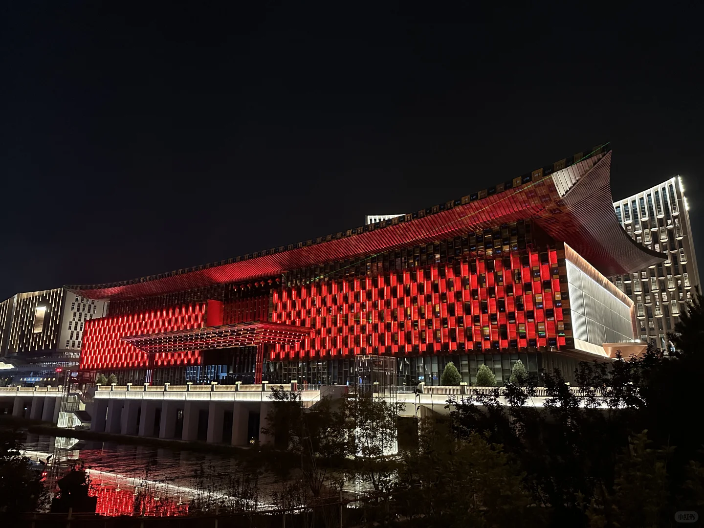 夜拍雄安会展中心