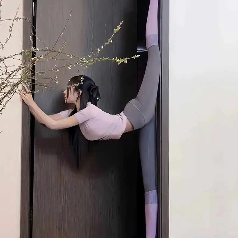 绝美瑜伽服套装，普拉提女孩的时尚之选?