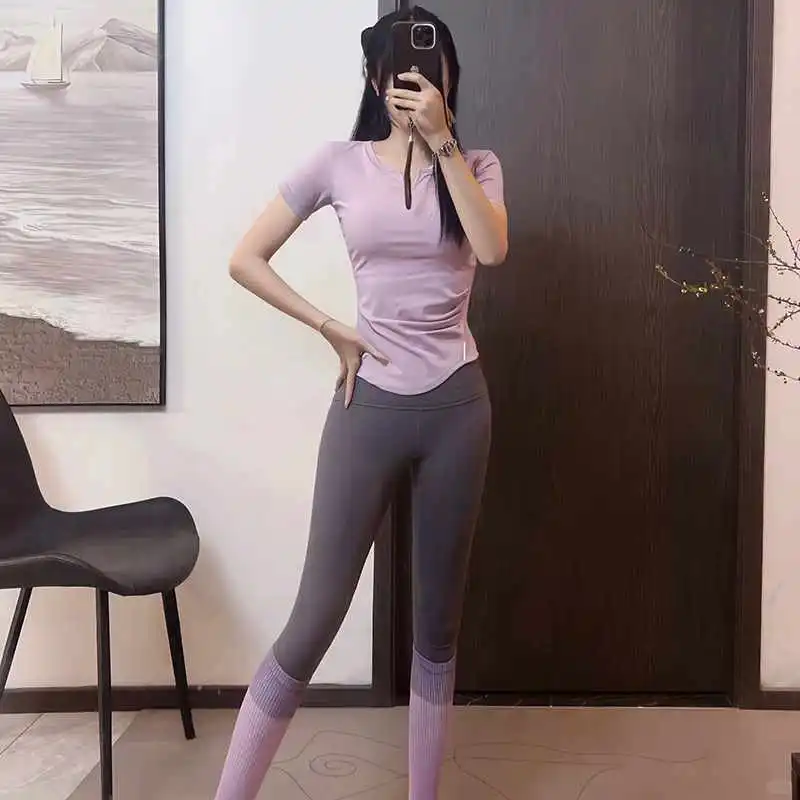 绝美瑜伽服套装，普拉提女孩的时尚之选?