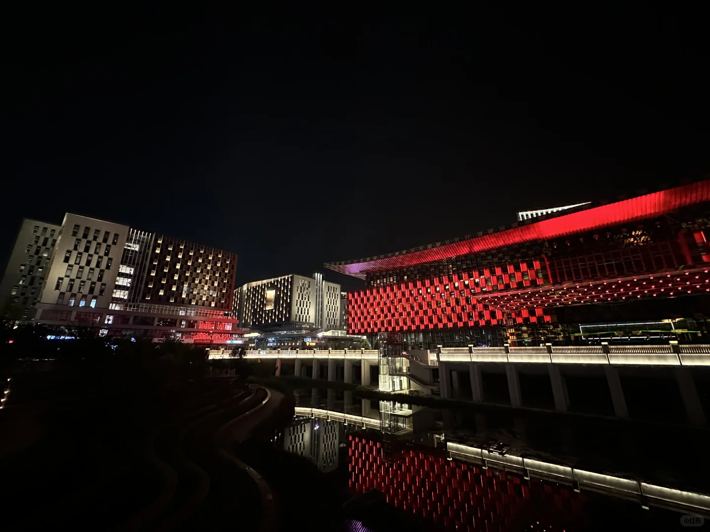 夜拍雄安会展中心