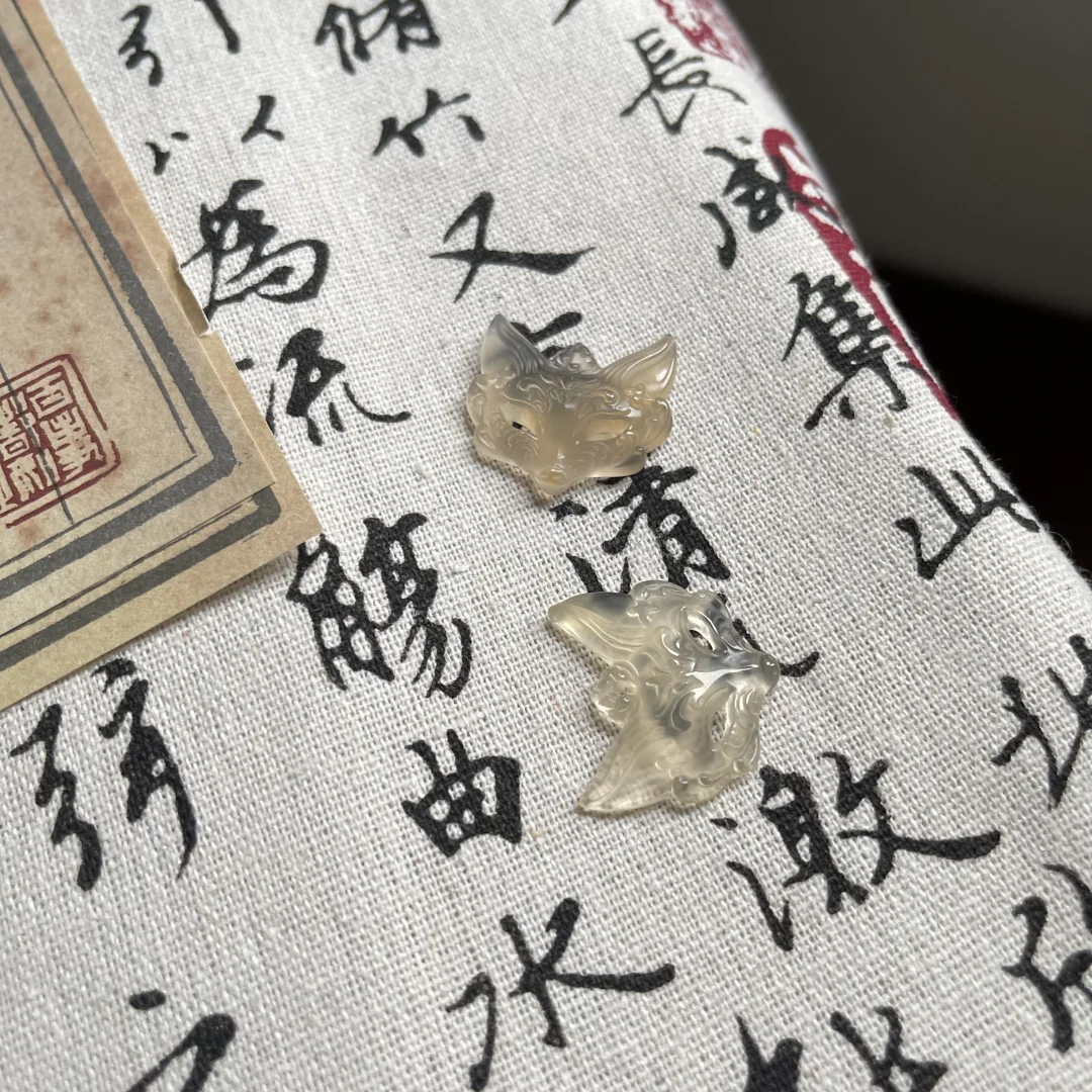 妩媚动人狐狸?面具吊坠?