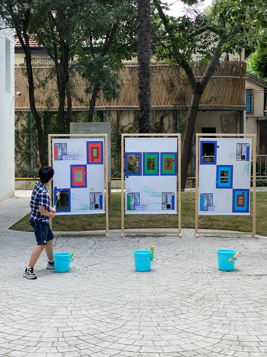 这个平面设计展有种可爱的“疯感”