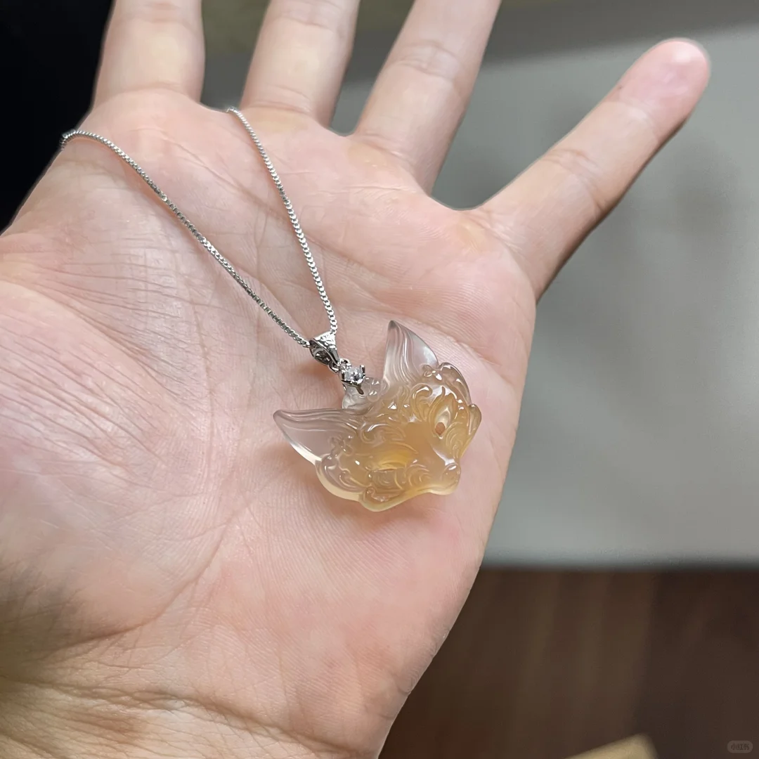 妩媚动人狐狸?面具吊坠?