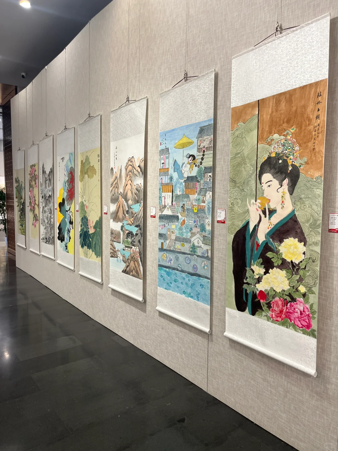 来看人美美术馆的展