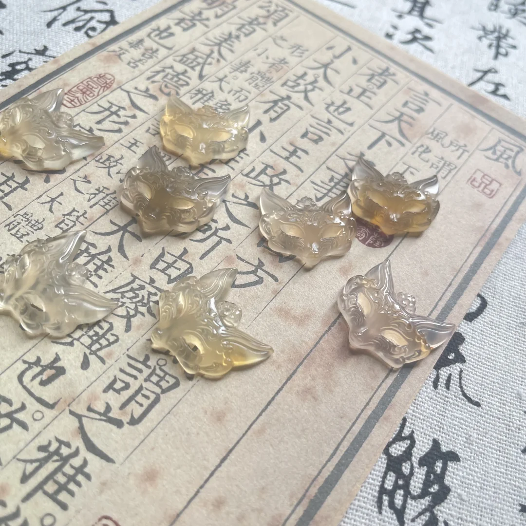 妩媚动人狐狸?面具吊坠?