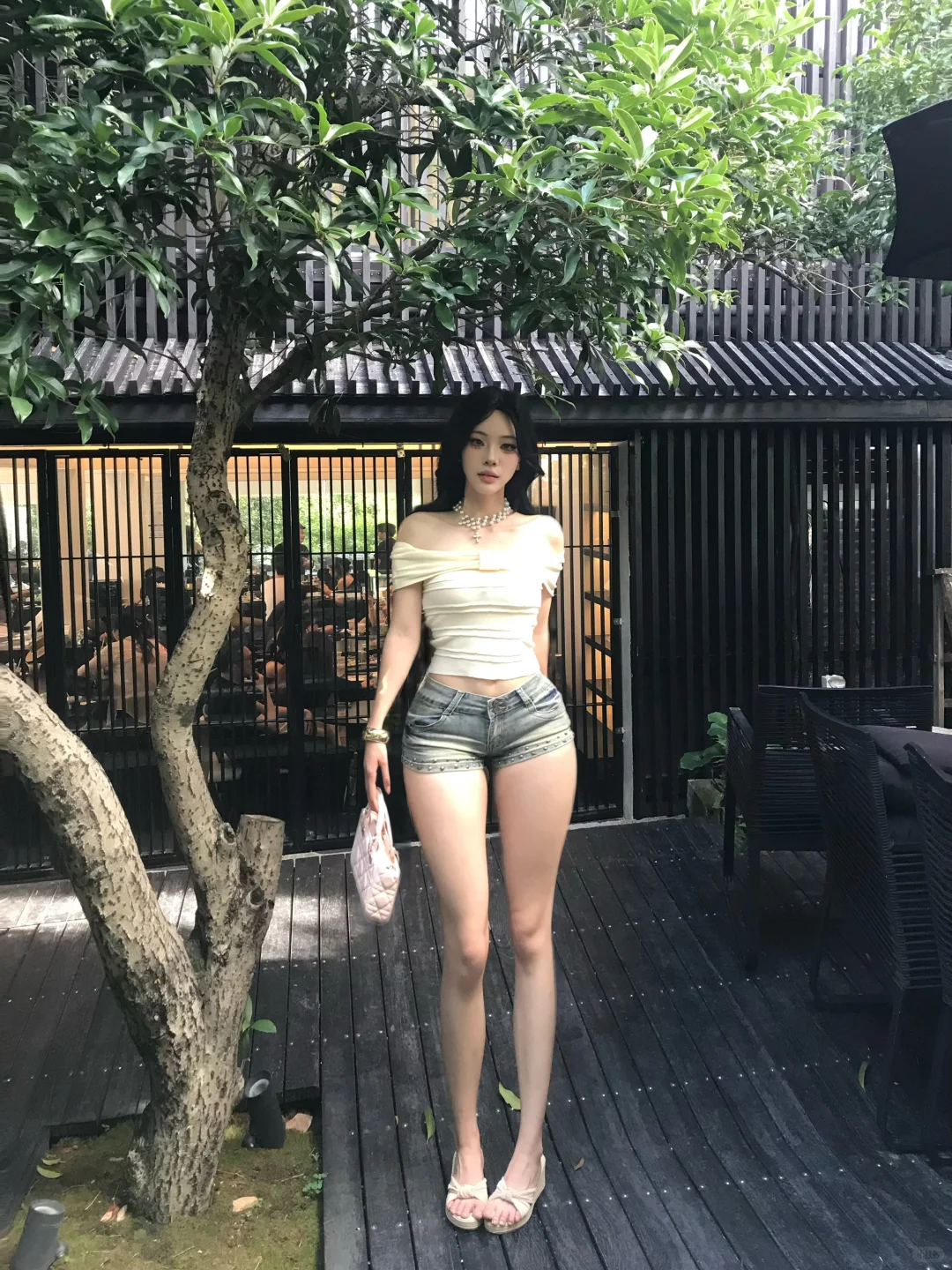 夏天的短裤一字肩和我更配