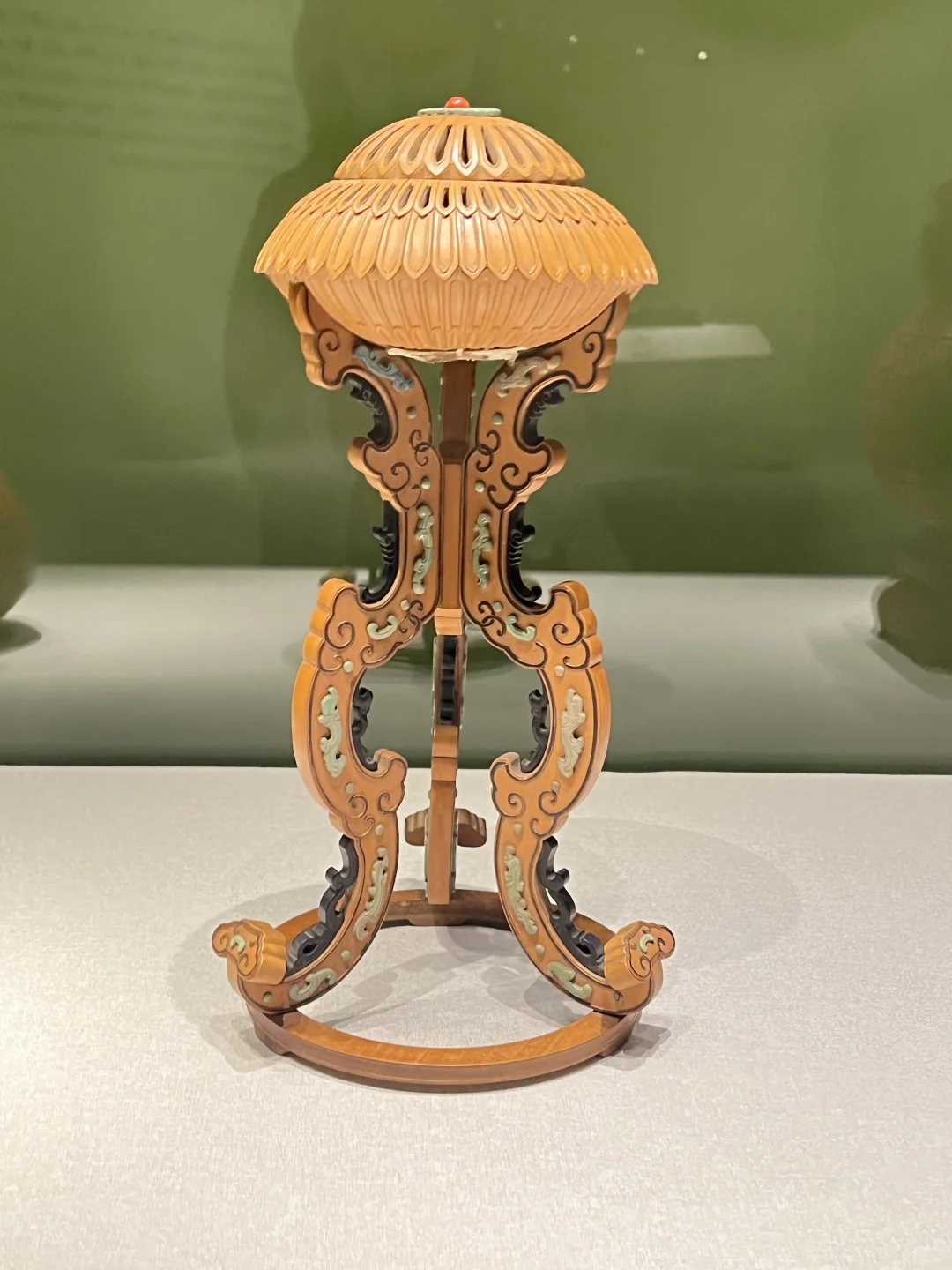 嘉德清宫设计展：看看老祖宗的时尚秀?