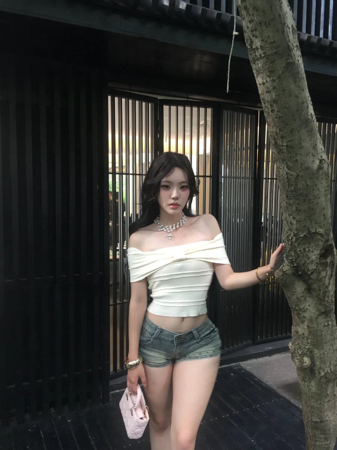 夏天的短裤一字肩和我更配