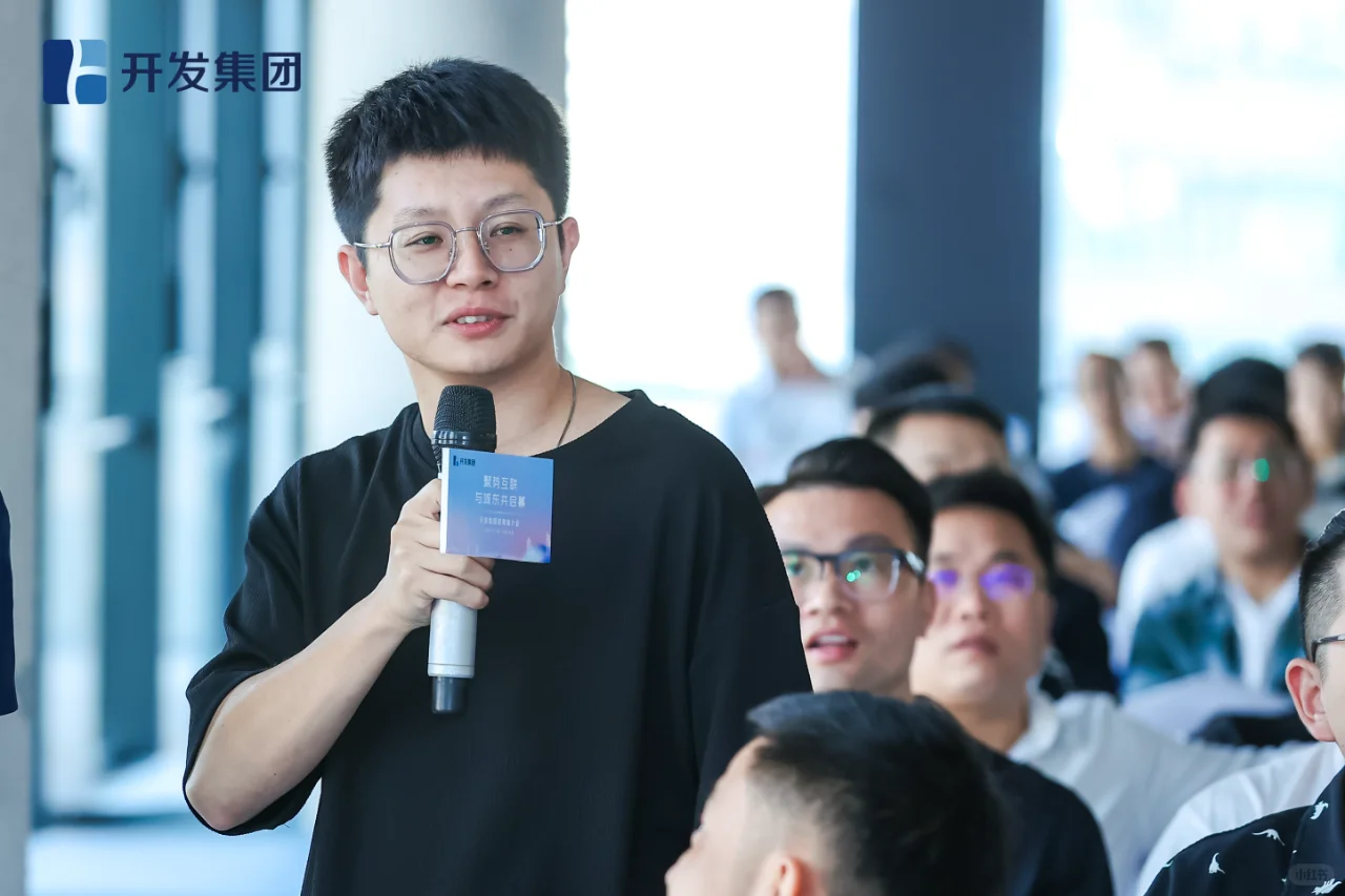 参加了城东大厦的推介会，现场太火爆了！