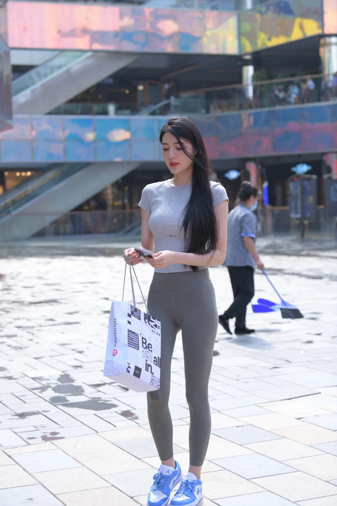 街拍美女、瑜伽裤穿搭、真的好显身材
