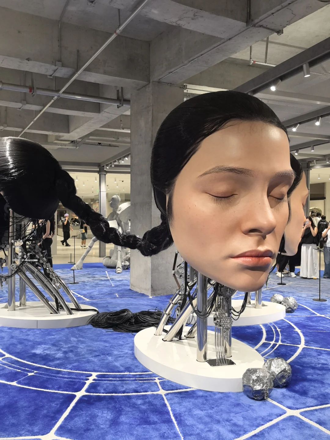 哇…当代艺术展…??