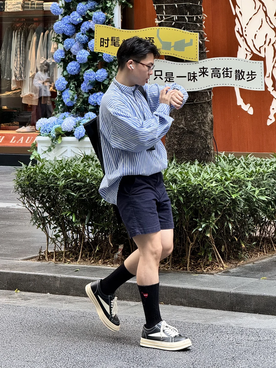在深圳！散步就能拿到属于自己的时髦报纸