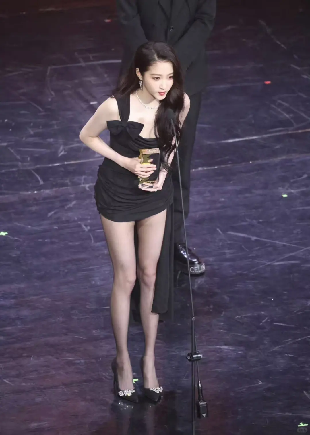 大家发现没，她们的腿好看不止是因为长....