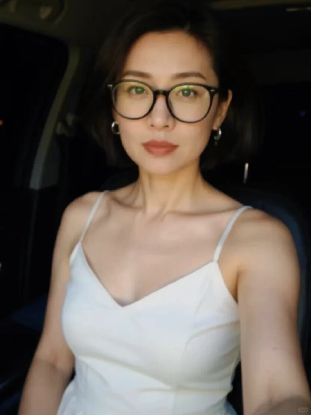 下班啦，一个人开车回家了
