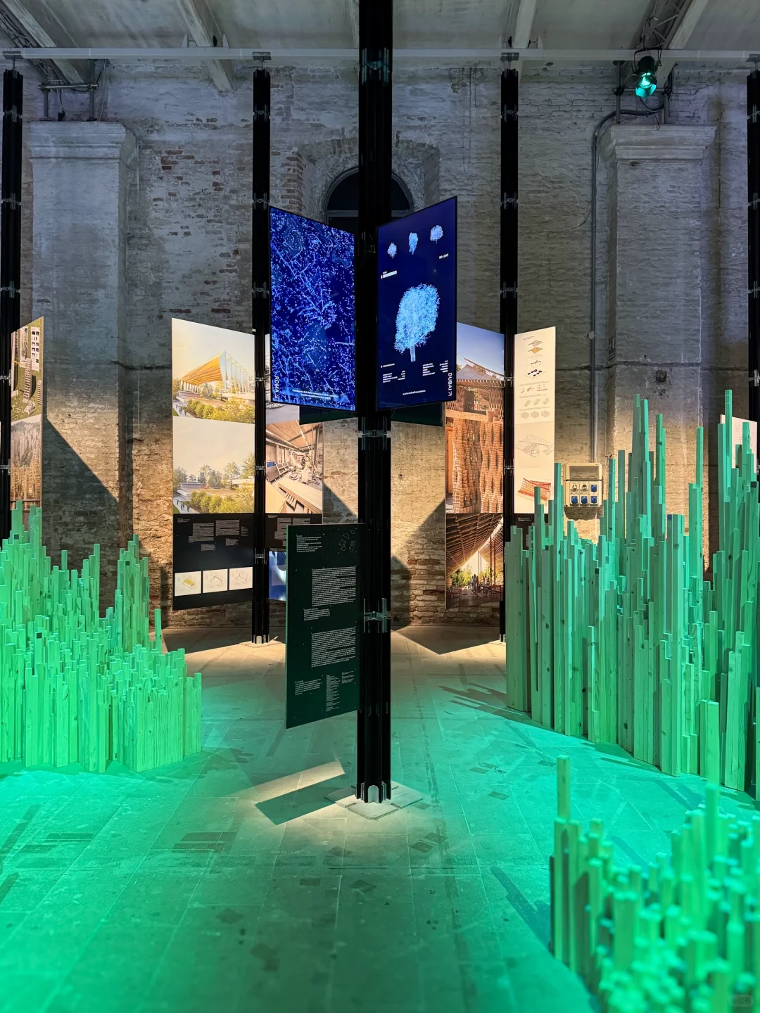 一座闪闪发亮的水上码头✨|威尼斯建筑双年展