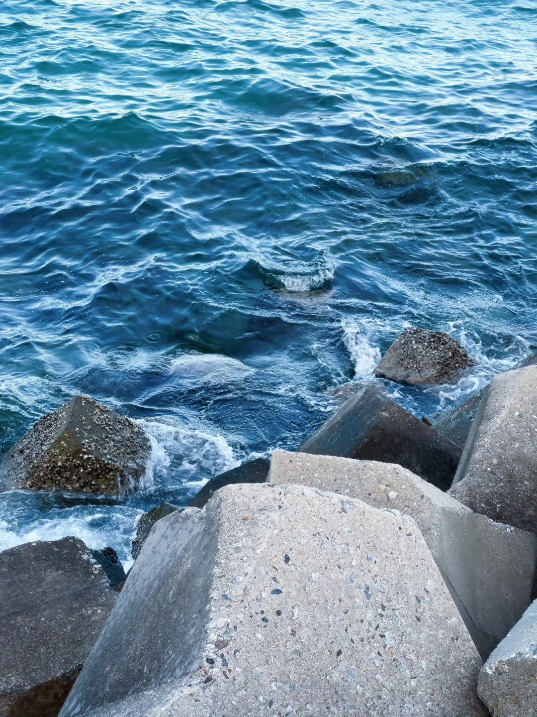在海边吹海风吹到晚霞?