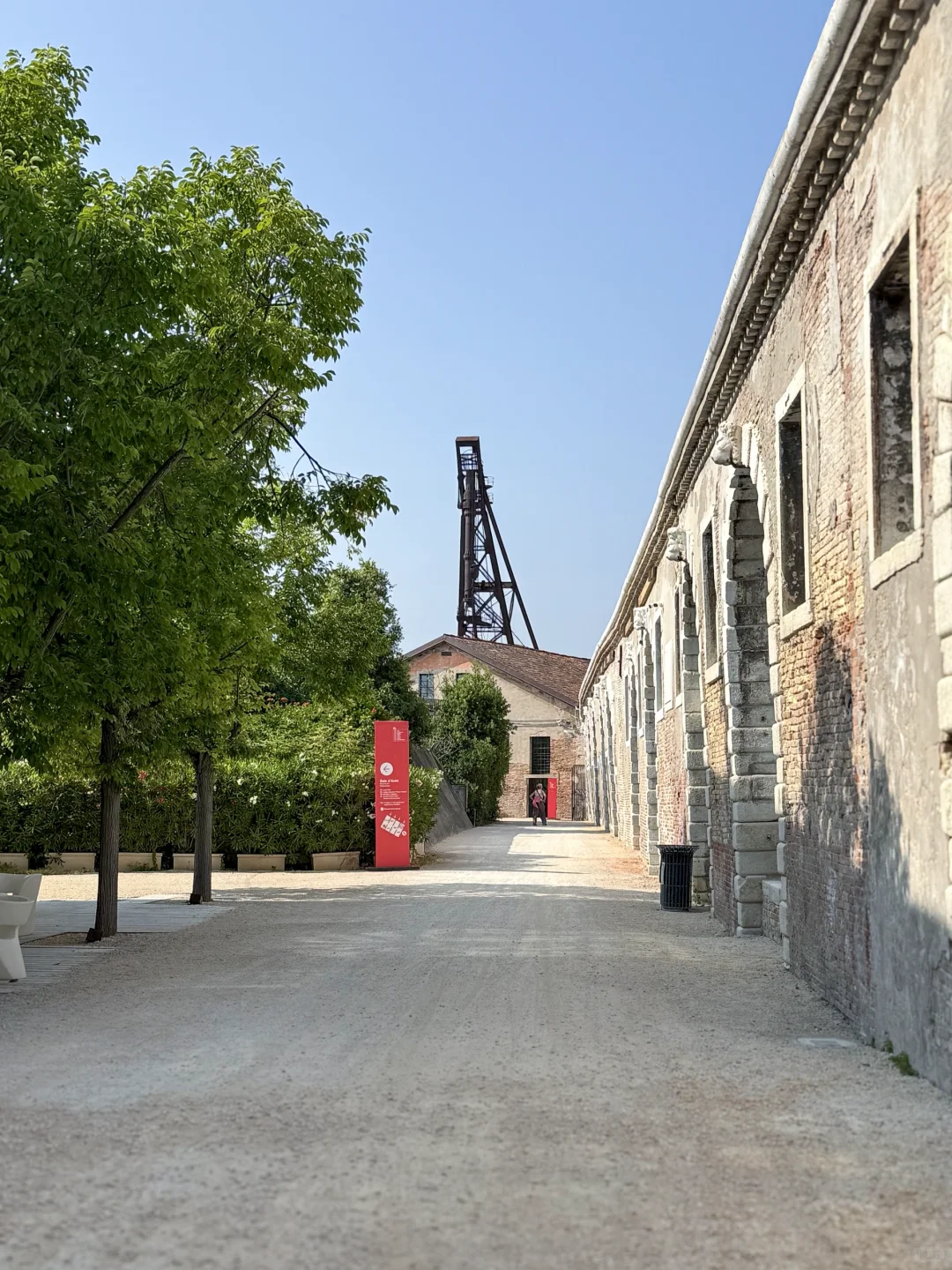 一座闪闪发亮的水上码头✨|威尼斯建筑双年展