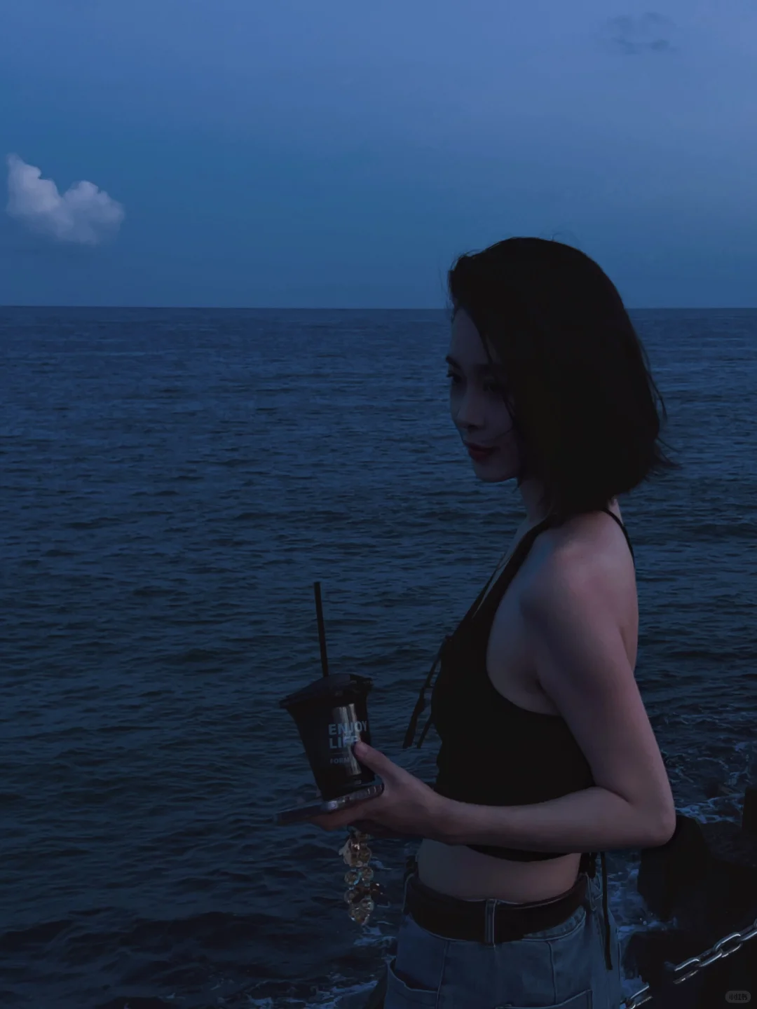在海边吹海风吹到晚霞?