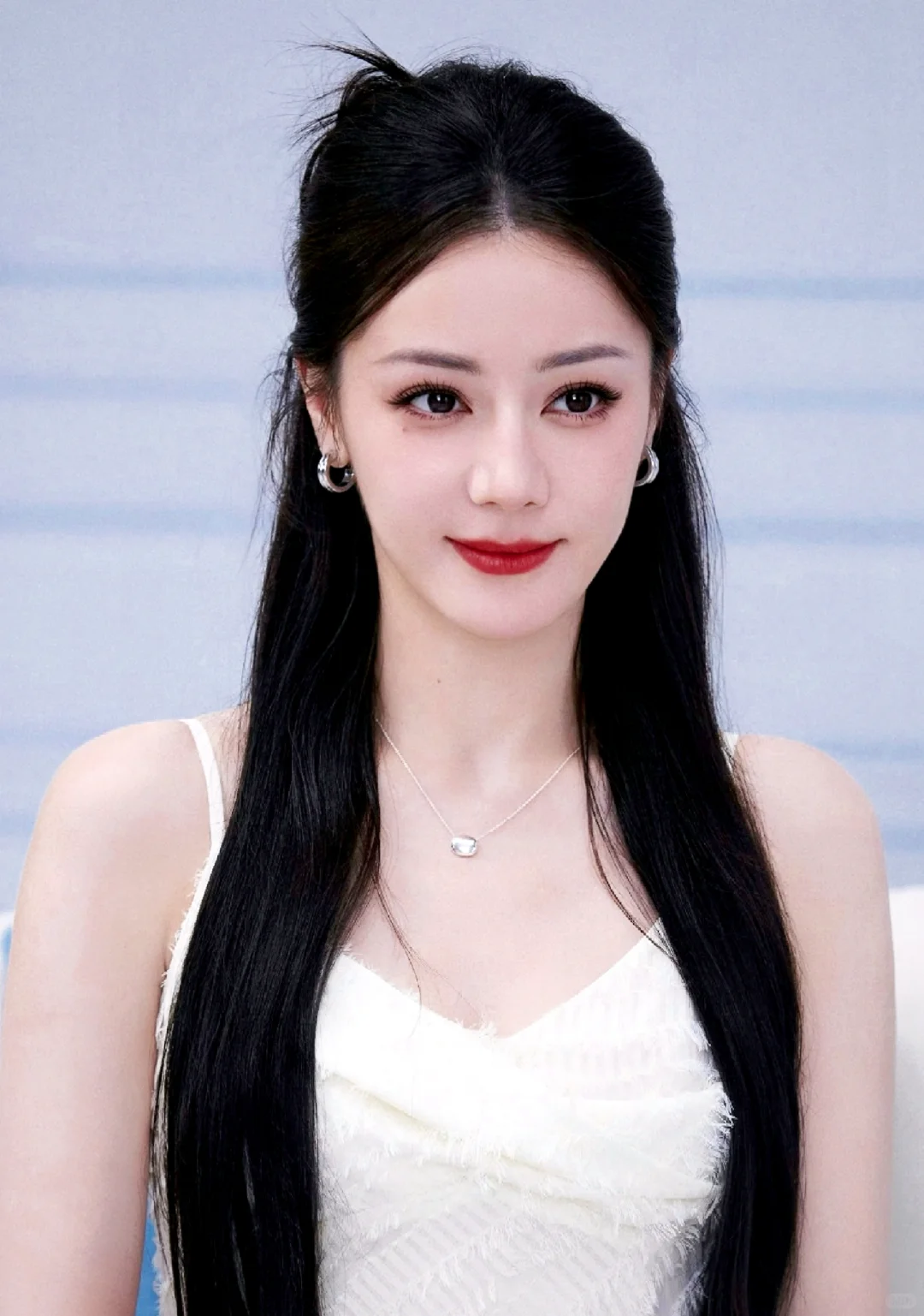 是浓颜天花板，是熟女气质十足的公主